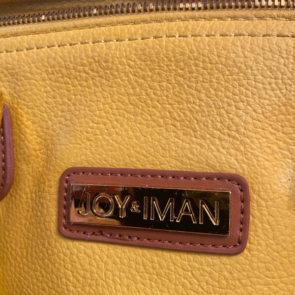 Women - Picture 3 of 6